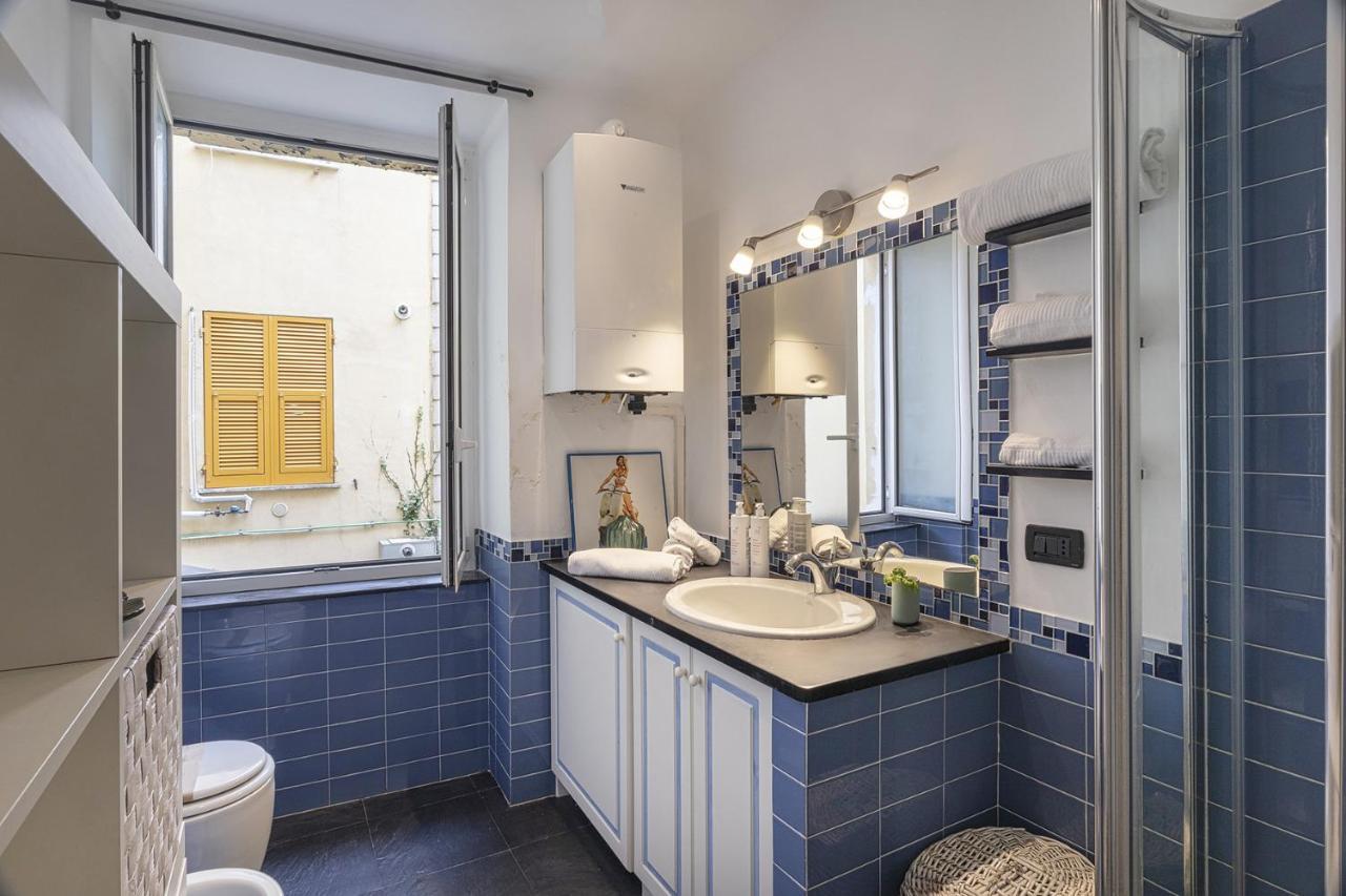 Santa Chiara Apartment By Wonderful Italy جنوة المظهر الخارجي الصورة